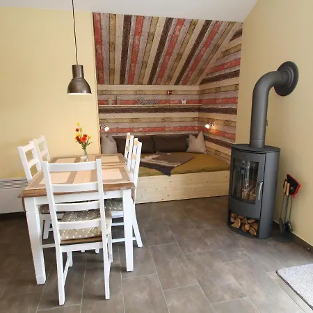 Tversted In Zarrentin بيت للعطل